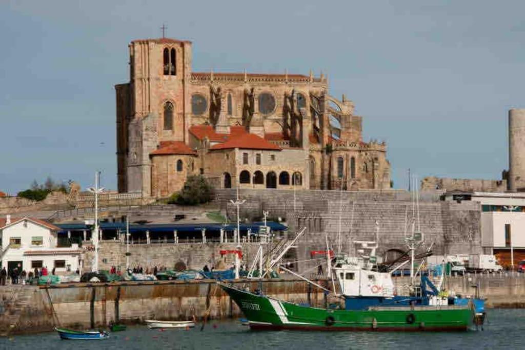 Apto. A Estrenar En El Centro 2 Hab Y 1 Bano Castro Urdiales Luaran gambar